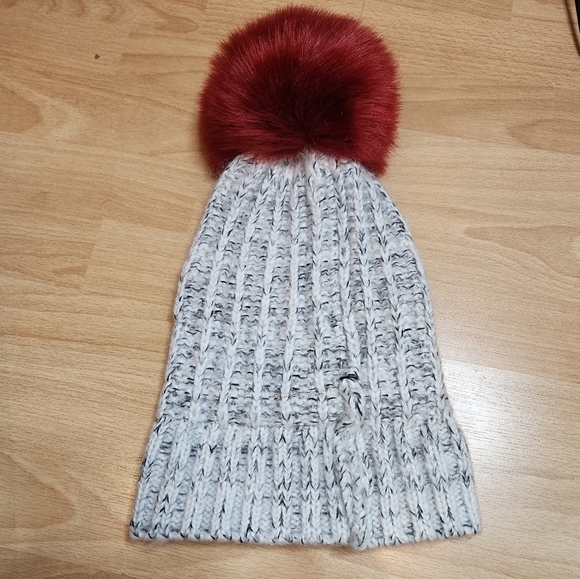 Barney's New York Wool Blend Grey Knit Beanie Faux Fur Large Red Pom Pom - Picture 9 of 11